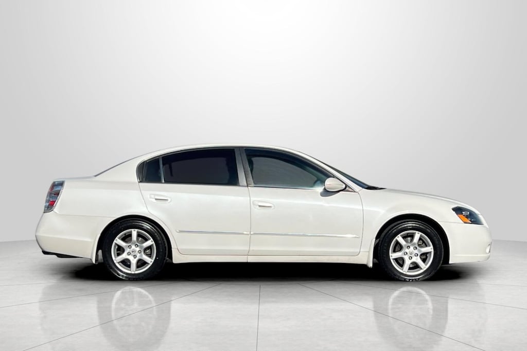 Used 2005 Nissan Altima 2.5 SL Sedan