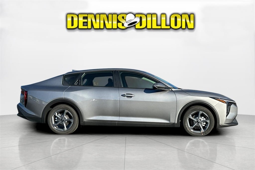 New 2025 Kia K4 LXS Sedan